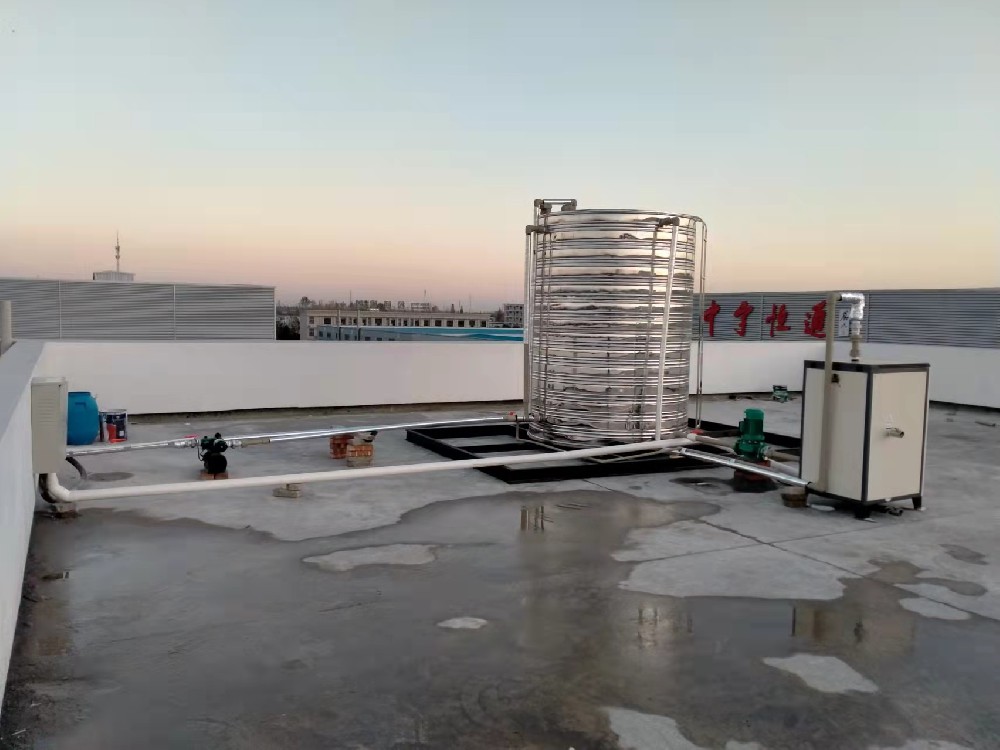湖北中宇恒通新材料-立式上出煙蒸汽發生器安裝現場